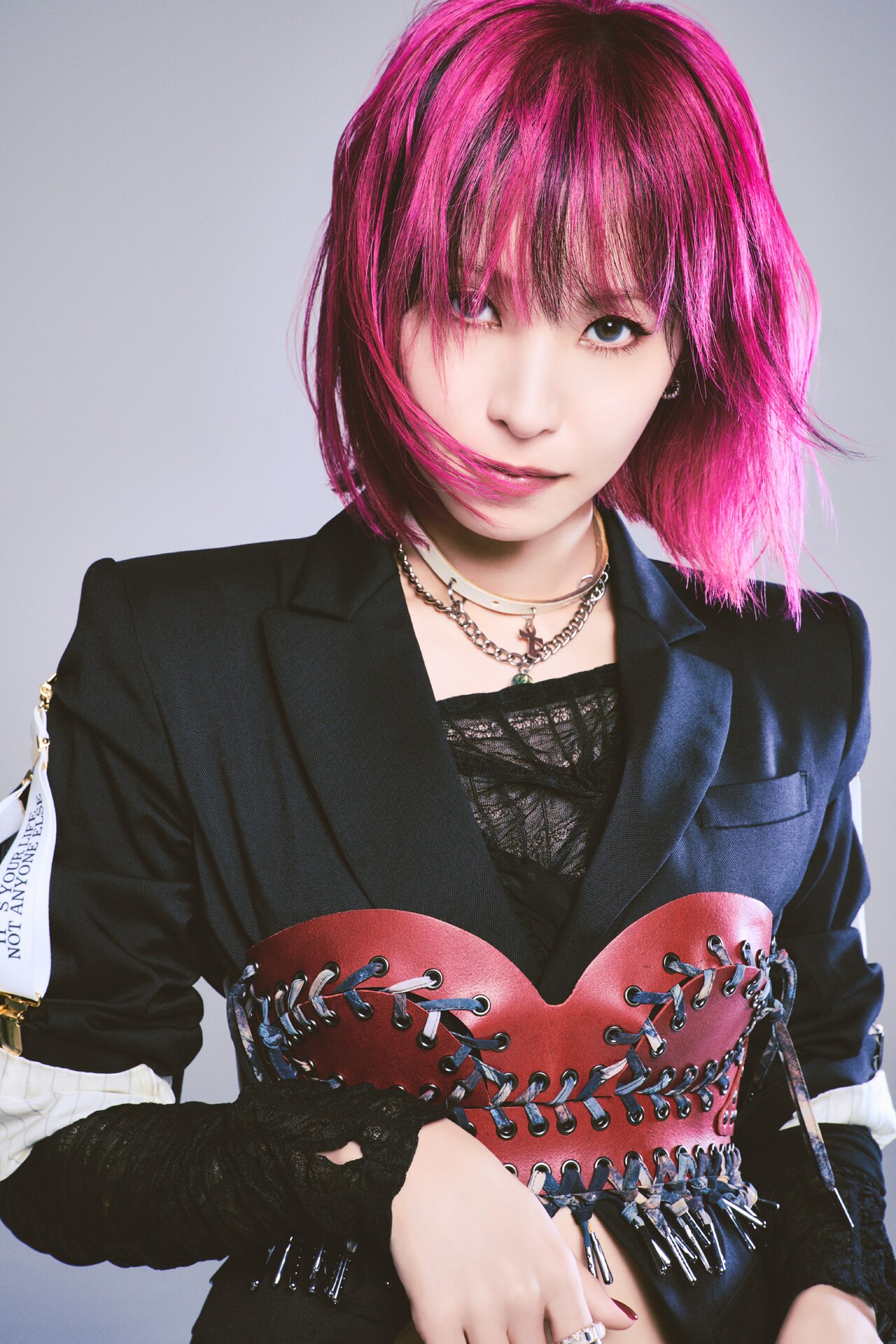 Y プロフィールお読みください　 LiSAのプロフィール - 音楽ナタリー