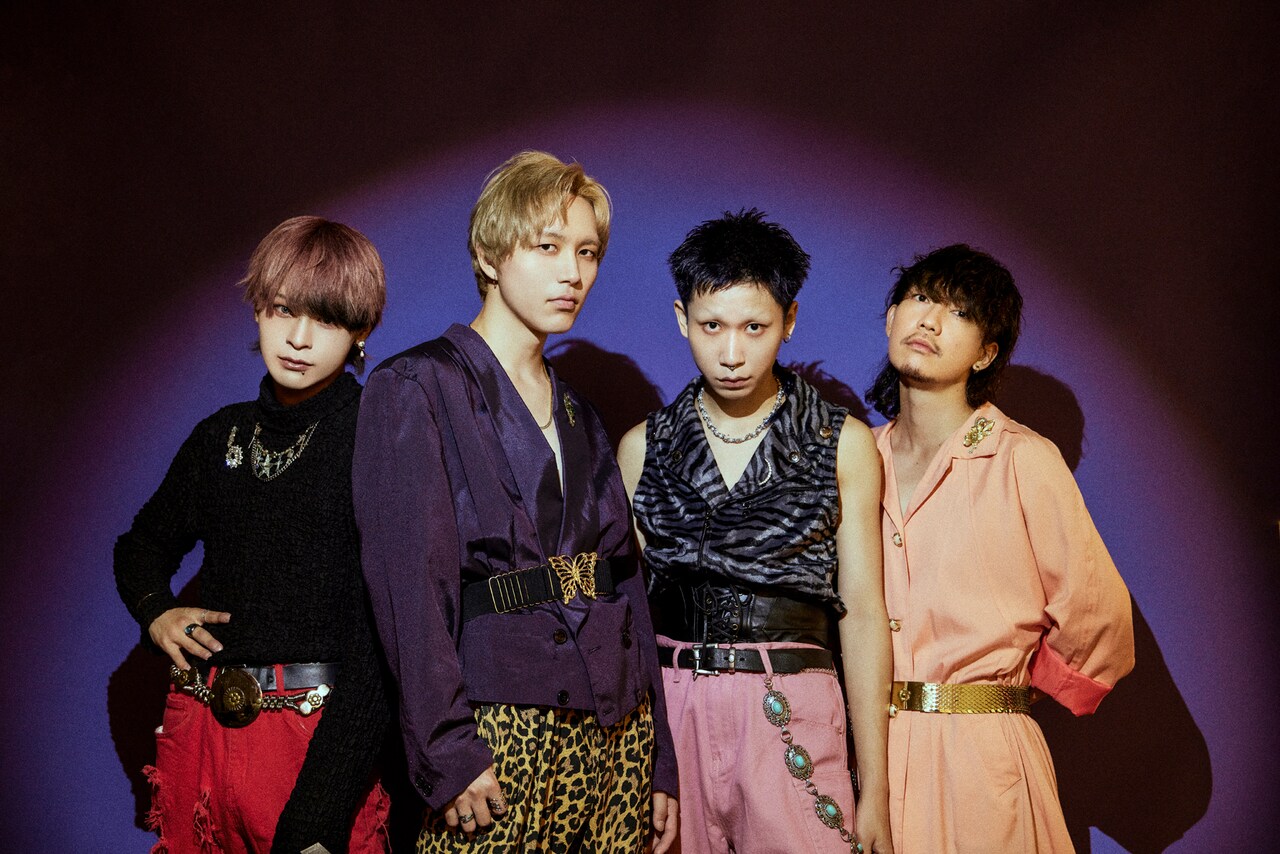 猫背のネイビーセゾン ラグラン 猫背のネイビーセゾンのプロフィール - 音楽ナタリー