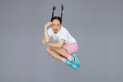 長久允