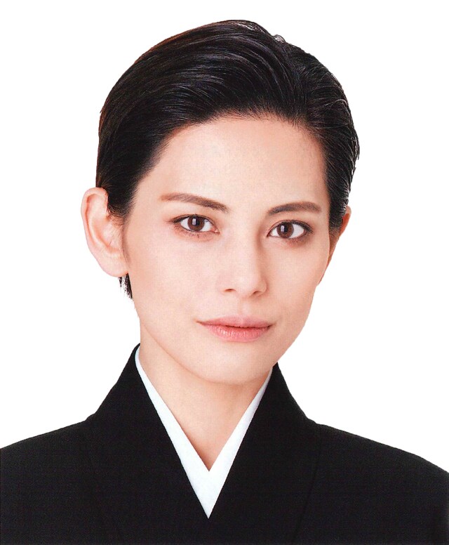 朝美絢のプロフィール・作品情報 - ステージナタリー