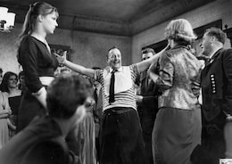 太陽を探す人々