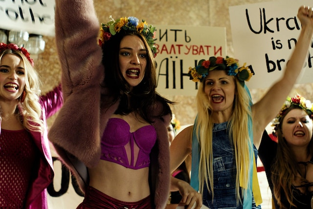 OXANA／裸の革命家・オクサナ