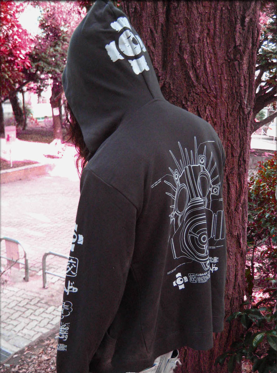 ドロへドロの主人公「カイマン」のマスクをモチーフにした取扱説明書デザインフーディー。