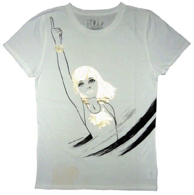 カラーはホワイトとブラック、サイズはXS/S/M/Lから選べる。ユニセックスタイプなのでペアルックにも最適だ。