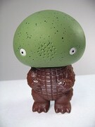 唐沢なをき、オリジナルソフビ怪獣を作るわ売るわ