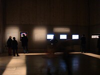 「模型の展示室」の展示風景。会場には子供の姿は少なく、30代から50代の大人のカップルが多かった。