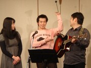 過去に行われた「しなまつり」スナップ。中央に立つのがみずしな孝之だ。