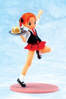 大きく振りかぶって、第1球はパンケーキ。