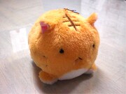 スリーサイズは、縦8.5㎝、横9㎝、奥行き11㎝。重さは33g。実物のポヨには劣るが、このかわいらしさはもはや犯罪。