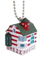 ボールチェーンつきのマスコット。