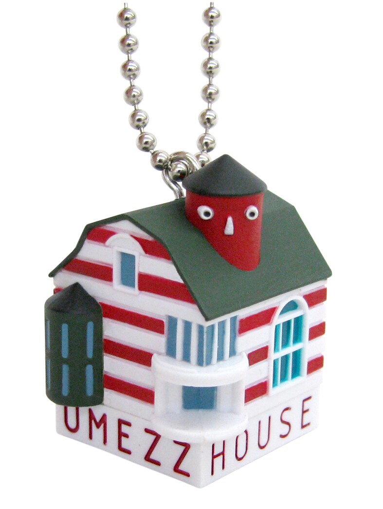 ボールチェーンつきのマスコット。