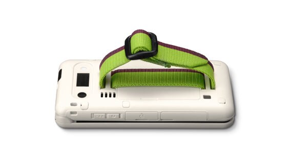 NS01の背面にはベルト付き。