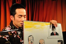 花くまゆうさく。花柄のシャツがよくお似合いですよ。