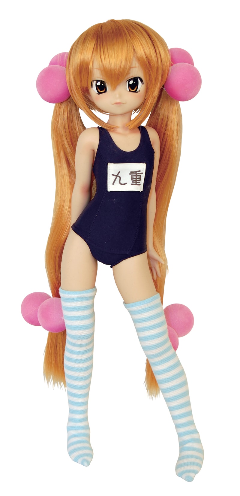 これがシームレス・フィギュア・ドールりんちゃん。スクール水着、ニーハイソックスを着用。