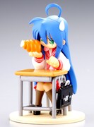 チョココロネのチョコを嘗めようとするこなたは、コンプティーク4月号に。