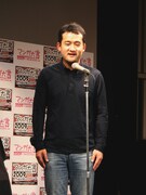 プレゼンターとして登場した昨年の大賞受賞者、「岳」の石塚真一。