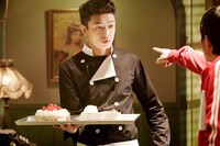 網膜剥離の危険のため無念の引退した元ボクサーのギボム＝神田エイジ。