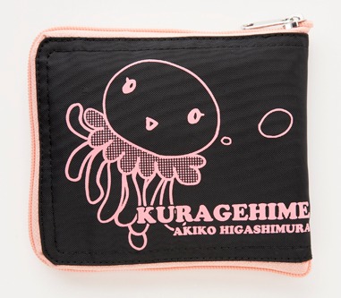 小さく折りたためて持ち運びにも超便利。