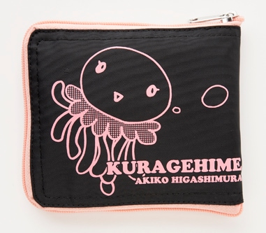 小さく折りたためて持ち運びにも超便利。