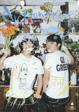 しりあがり寿が落書きをしたエレキコミックの写真が表紙を飾っているdictionary 127。今号は左右両開きとなっており、マンガ特集は右開き側から読み始めてほしい。