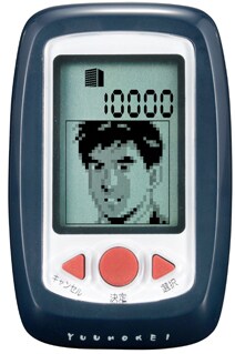 「遊歩計　課長島耕作～歩いてサクセス！社長への道～」本体。ゲームもリアルも、出世を目指してドンドン歩こう！(C)弘兼憲史/講談社(C)BANDAI(C)2009 SSD COMPANY LIMITED