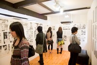 会場を訪れるファン層は老若男女幅広かった。初日は浅田の来場を期待したファンが殺到したという。