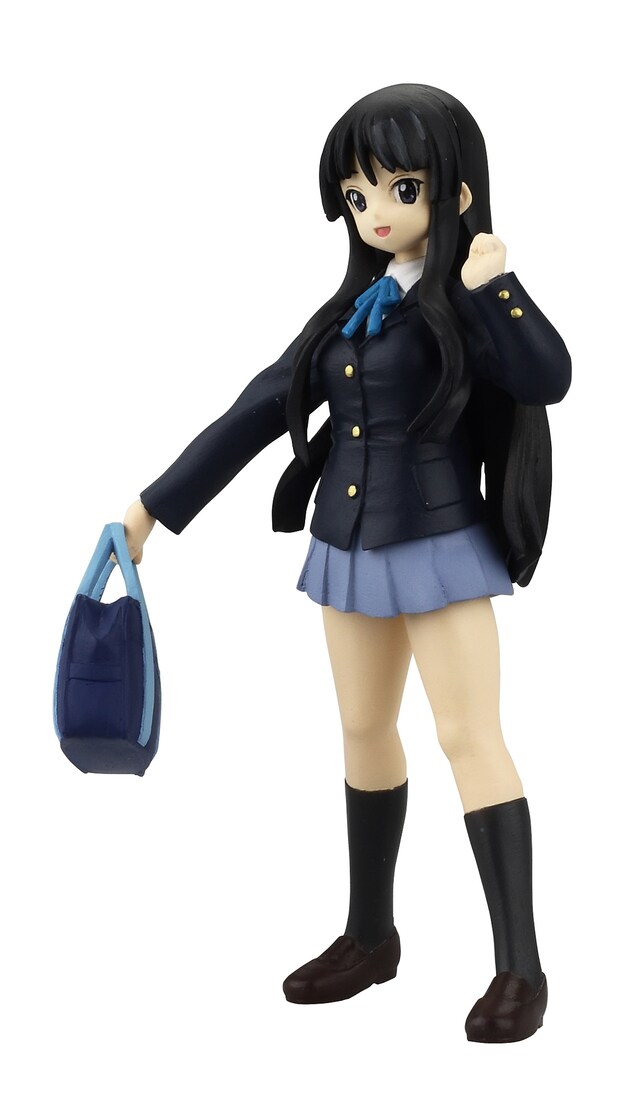 秋山澪。ベース担当。