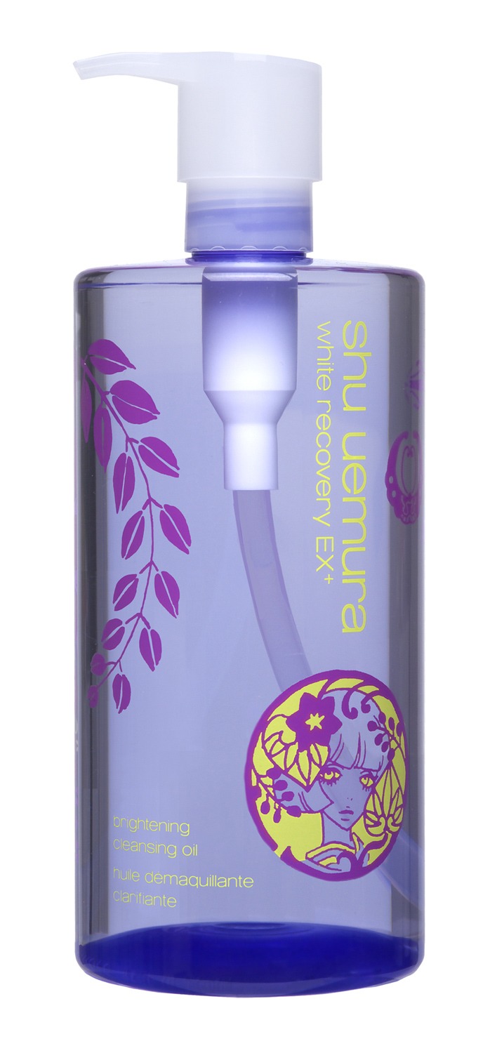 青のボトル「ハイパフォーマンス バランシング クレンジングオイル プレミアムA/O」は藤の花がモチーフ。小悪魔的な魅力溢れる女の子「かつら」が描かれている。(c)Relaxnews/ L'Oréal / Shu Uemura