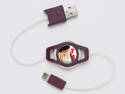 賞品B「天牌」特製USB携帯充電器。いついかなる時も戦いに赴けるよう、携帯の充電を切らさないのは雀士の鉄則だ！