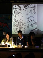 フィナーレは、3人での合作色紙執筆。ここでも福本は回転画法と尋常ならざるスケール感を見せ付けた。楽屋にいたため初めて見る江口は「この人なんで紙逆さなの？」「うええええ？」とナイスリアクション。