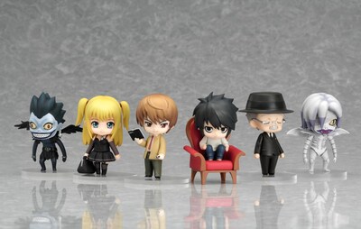 第1弾の6キャラクターが大集合。中身を選ぶことができないトレーディング方式となっているので、買いすぎに注意。(c)大場つぐみ・小畑健／集英社・ＶＡＰ・マッドハウス・ＮＴＶ・Ｄ.Ｎ.ドリームパートナーズ