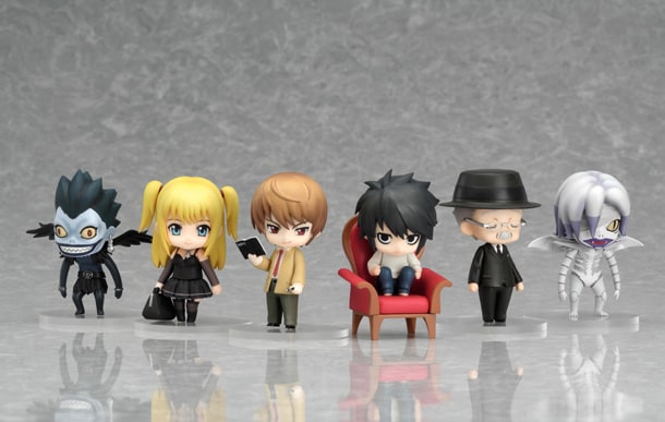 第1弾の6キャラクターが大集合。中身を選ぶことができないトレーディング方式となっているので、買いすぎに注意。(c)大場つぐみ・小畑健／集英社・ＶＡＰ・マッドハウス・ＮＴＶ・Ｄ.Ｎ.ドリームパートナーズ