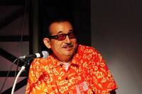 1回戦第3試合、いしかわじゅんvsしりあがり寿。第2試合で敗退した喜国は実況席から「人の見るのは気が楽でいいですね」と野次を飛ばす。