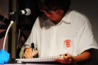 トーナメントは進み、いよいよ決勝戦。ふざけたなことを考えながらも、表情は至って真剣なしりあがり。