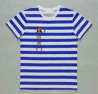 江古田ちゃんTシャツ表。胸元にはちょっぴり控えめに、でもやっぱり全裸の江古田ちゃんが。男女問わず、安心して着られるワンサイズ。（写真は見本です）