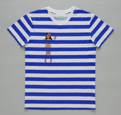 江古田ちゃんTシャツ表。胸元にはちょっぴり控えめに、でもやっぱり全裸の江古田ちゃんが。男女問わず、安心して着られるワンサイズ。（写真は見本です）