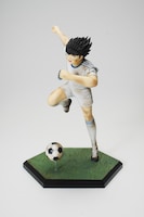 (c)高橋洋一/集英社