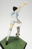 (c)高橋洋一/集英社