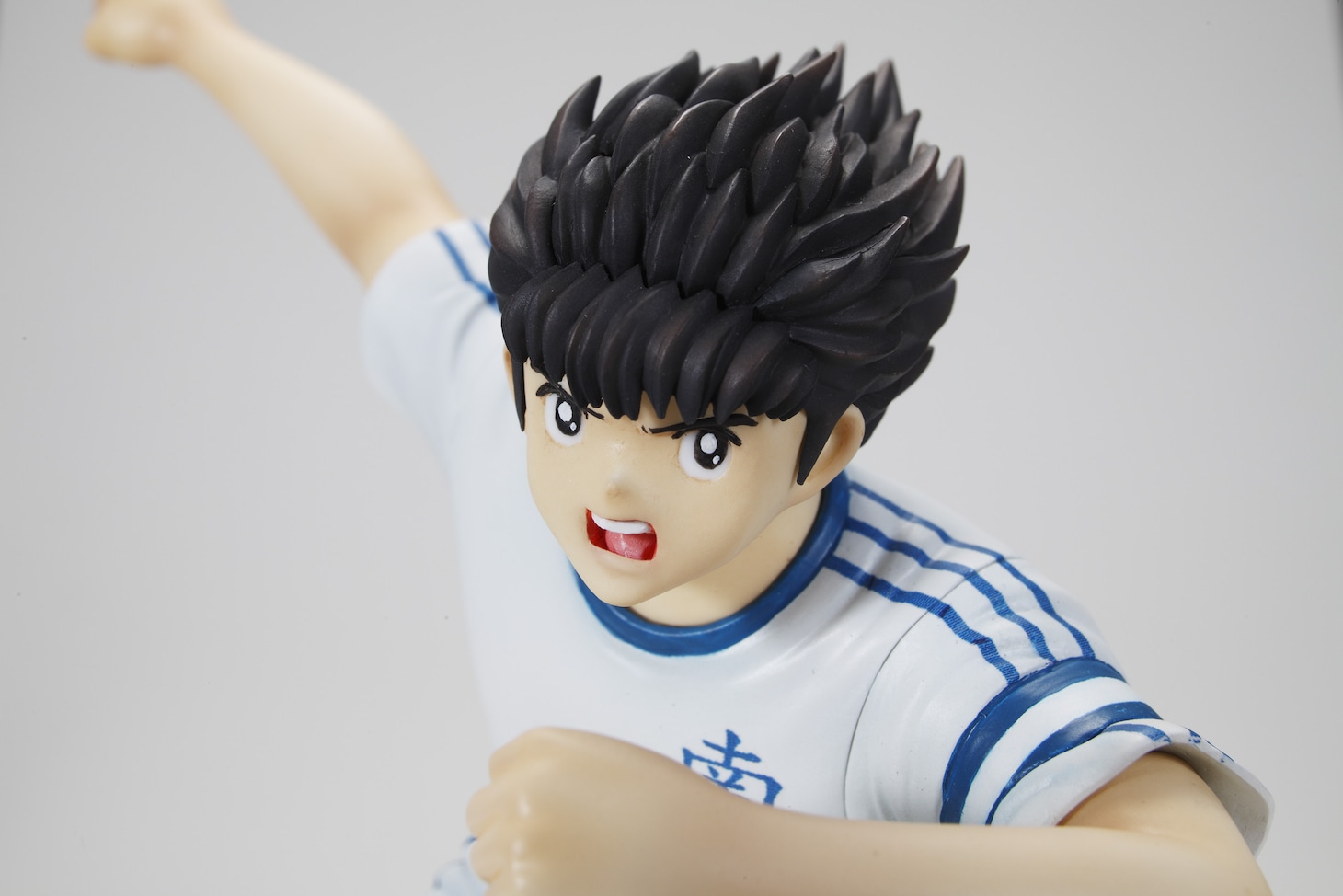 ノーマルVer.の翼くん。気合いがみなぎった表情だ。(c)高橋洋一/集英社