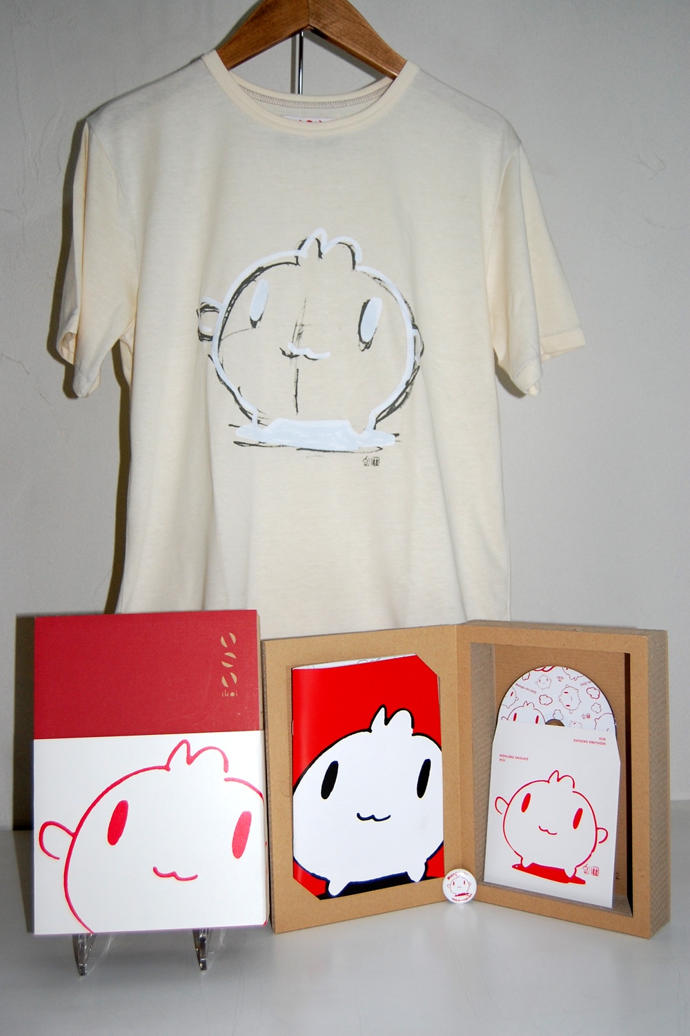 「ikoi BOX」の中身。マンガっちだらけだ。