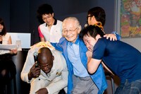 雷句誠もボビー・オロゴンも、ムツゴロウの手にかかればイチコロ。猛獣2匹が王様に屈した瞬間だ。