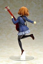 後ろ姿。(c)かきふらい・芳文社／桜高軽音部