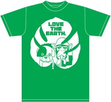 「元祖！浦安鉄筋家族」の大沢木家ペット2匹がデザインされた「ハッチ＆スタスキー」Tシャツ。(c)浜岡賢次／週刊少年チャンピオン