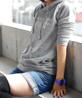 「ハル」のロングパーカー。