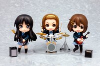 左から、澪・律・唯。(c)かきふらい・芳文社／桜高軽音部