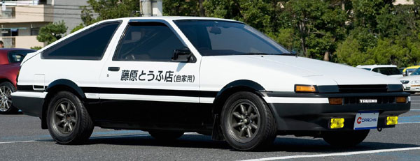 「藤原とうふ店（自家用）」のペイントが施されたAE86トレノ。オークションの落札金は、財団法人　交通遺児育成基金（国土交通省所管）に寄付される。