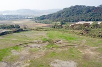 栃木県岩舟山中に出現した謎の地上絵は、果たして何を意味するのか。ちなみに「BILLY BAT」2巻は11月20日発売だ。