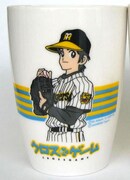 「Joshin歳末特別企画」でもらえる、「クロスゲーム」と「阪神タイガース」のコラボカップ。(C)あだち充／小学館・月島バッティングセンター・テレビ東京　(C)阪神タイガース