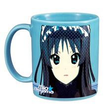 F賞「ビッグマグカップ」から澪。(C)かきふらい・芳文社／桜高軽音部