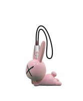 特典の「2人の想いをつなぐウサギ型マスコットチャーム」(C)2010 浅野いにお・小学館／「ソラニン」製作委員会／写真：太田好治